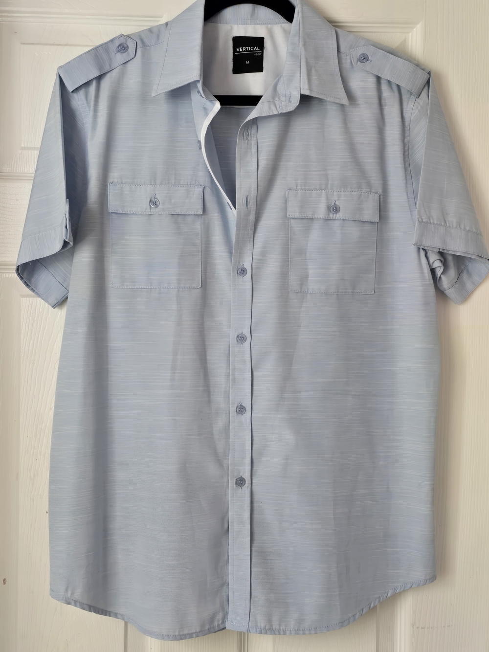 Vertical Men's Light Blue Short Sleeve Button Front Shirt Medium
